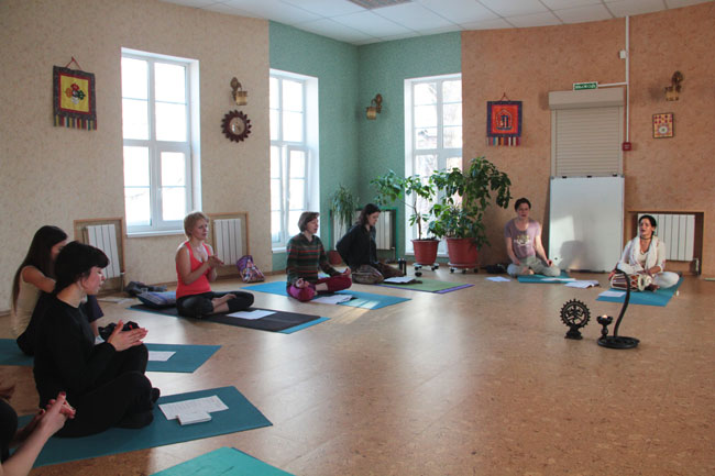 yoganoborders5.jpg
